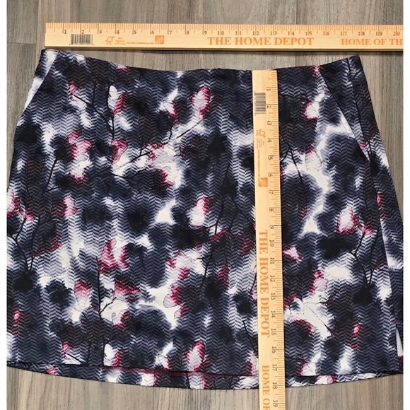 Lady Hagen Blue & Pink Floral Mini Golf Skort Size 14 - Picture 2 of 10